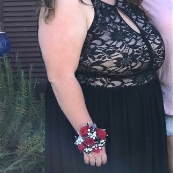 Prom dress - Picture 1 of 2